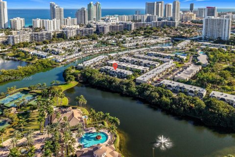 Touwnhouse à Hallandale Beach, Floride 3 chambres, 193.52 m2 № 2005989