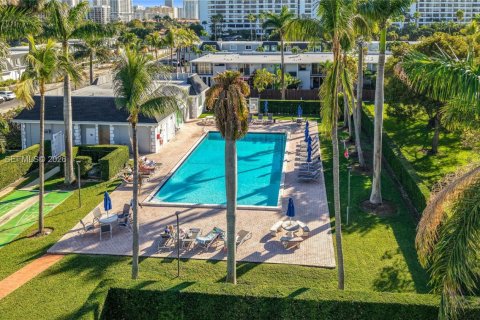 Touwnhouse à vendre à Hallandale Beach, Floride: 3 chambres, 193.52 m2 № 2005989 - photo 26