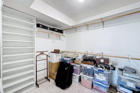 Touwnhouse à vendre à Hallandale Beach, Floride: 3 chambres, 193.52 m2 № 2005989 - photo 15