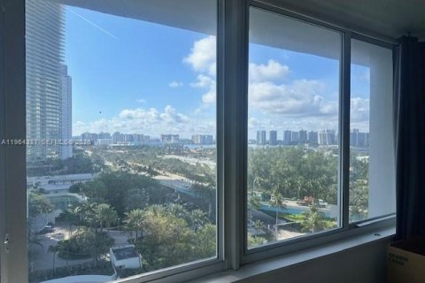 Снять в аренду кондоминиум в Санни-Айлс-Бич, Флорида 33.44м2, № 2026212 - фото 16