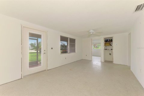 Villa ou maison à vendre à Englewood, Floride: 2 chambres, 77.48 m2 № 2284284 - photo 6