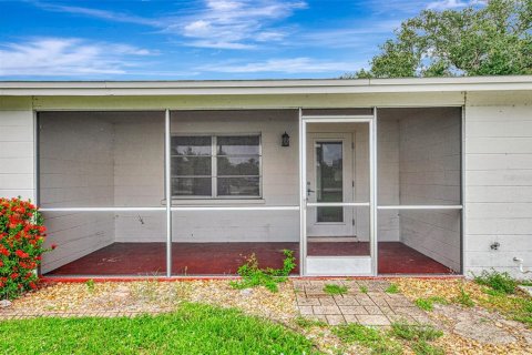 Villa ou maison à vendre à Englewood, Floride: 2 chambres, 77.48 m2 № 2284284 - photo 10