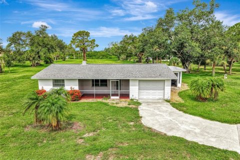 House in Englewood, Florida 2 bedrooms, 77.48 sq.m. № 2284284