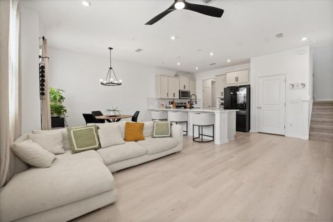 Adosado en venta en Orlando, Florida, 3 dormitorios, 154.12 m2 № 1884197 - foto 12