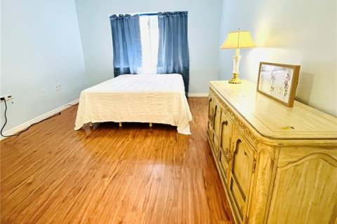 Condo in Saint Petersburg, Florida, 1 bedroom  № 2221458 - photo 14