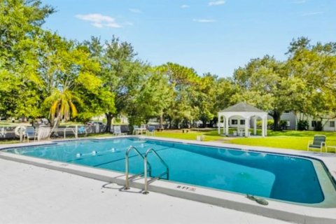 Condo in Saint Petersburg, Florida, 1 bedroom  № 2221458 - photo 25