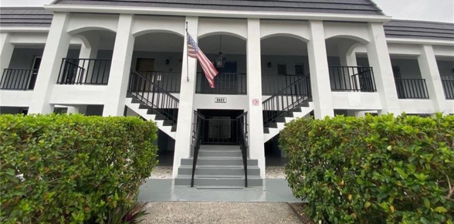 Condo in Saint Petersburg, Florida, 1 bedroom  № 2221458