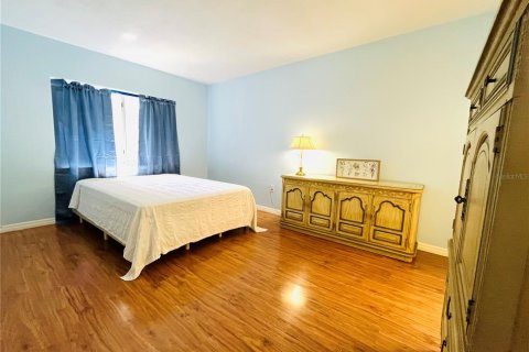 Condo in Saint Petersburg, Florida, 1 bedroom  № 2221458 - photo 15