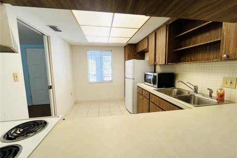 Condo in Saint Petersburg, Florida, 1 bedroom  № 2221458 - photo 24