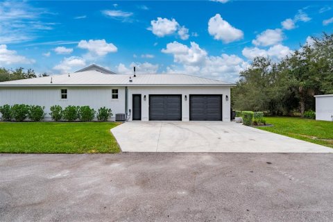 Villa ou maison à vendre à Punta Gorda, Floride: 4 chambres, 329.06 m2 № 2409012 - photo 11