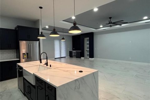Casa en venta en Wesley Chapel, Florida, 4 dormitorios, 225.2 m2 № 2348320 - foto 12