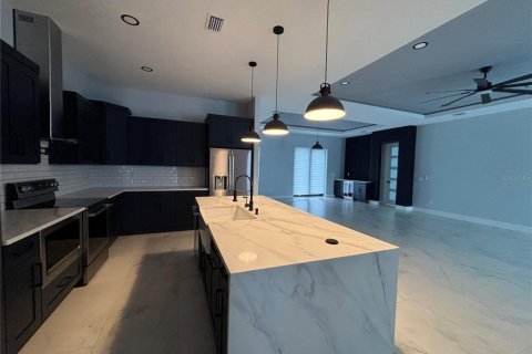 Casa en venta en Wesley Chapel, Florida, 4 dormitorios, 225.2 m2 № 2348320 - foto 10