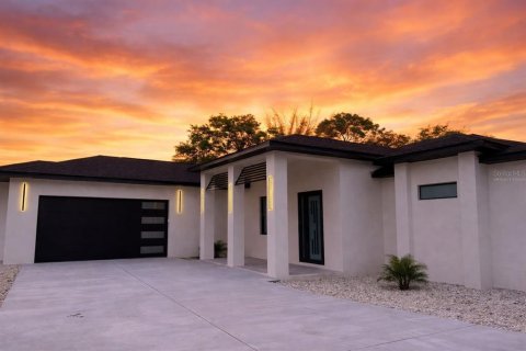 Casa en venta en Wesley Chapel, Florida, 4 dormitorios, 225.2 m2 № 2348320 - foto 2
