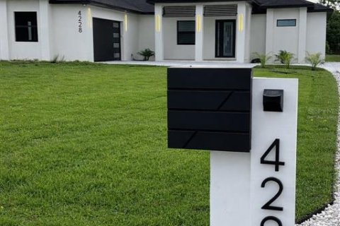 Casa en venta en Wesley Chapel, Florida, 4 dormitorios, 225.2 m2 № 2348320 - foto 3
