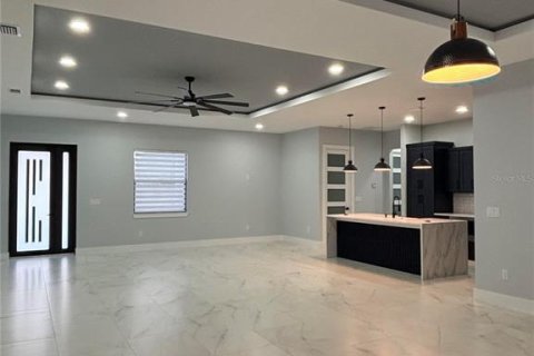 Casa en venta en Wesley Chapel, Florida, 4 dormitorios, 225.2 m2 № 2348320 - foto 7