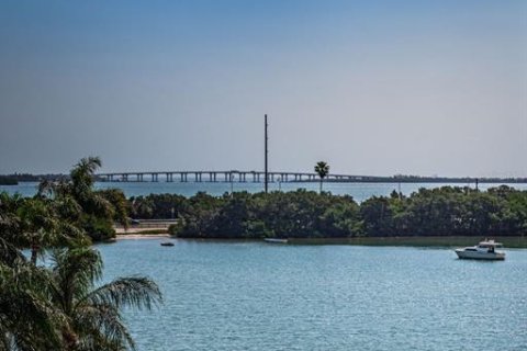 Condo in Saint Petersburg, Florida, 1 bedroom  № 791461 - photo 26