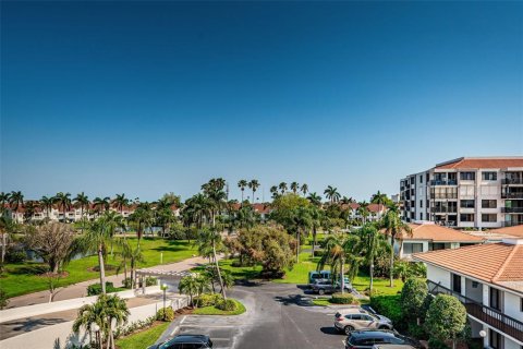 Condo in Saint Petersburg, Florida, 1 bedroom  № 791461 - photo 25