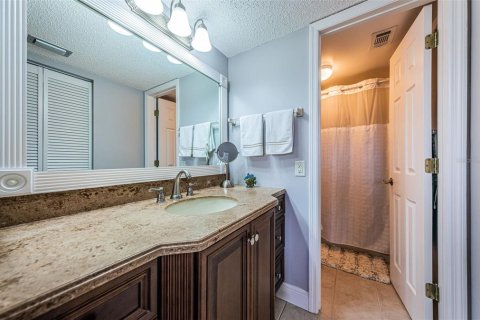 Condo in Saint Petersburg, Florida, 1 bedroom  № 791461 - photo 16