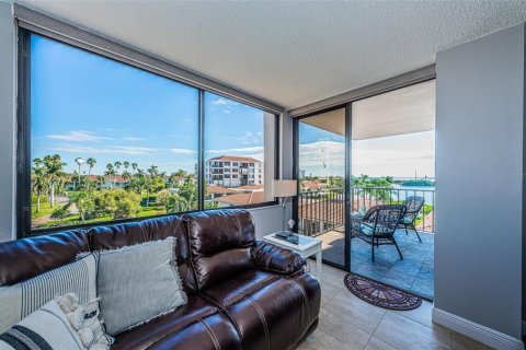 Condo in Saint Petersburg, Florida, 1 bedroom  № 791461 - photo 15