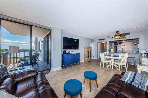 Condo in Saint Petersburg, Florida, 1 bedroom  № 791461 - photo 14