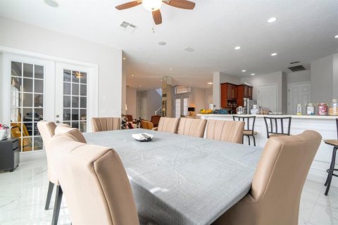 House in Winter Garden, Florida 4 bedrooms, 353.12 sq.m. № 1546836 - photo 18