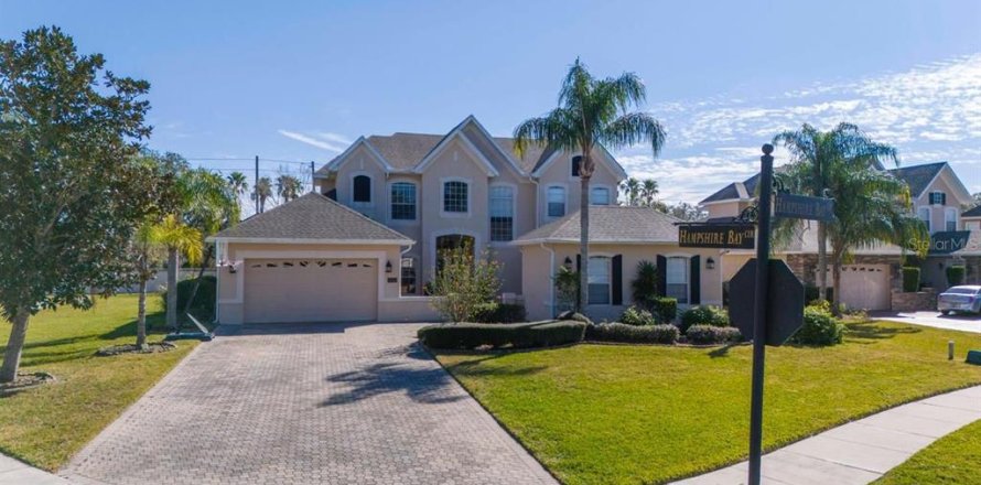 House in Winter Garden, Florida 4 bedrooms, 353.12 sq.m. № 1546836