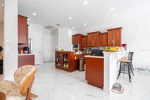 House in Winter Garden, Florida 4 bedrooms, 353.12 sq.m. № 1546836 - photo 27