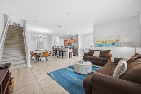 Adosado en venta en Kissimmee, Florida, 5 dormitorios, 188.03 m2 № 2094512 - foto 16
