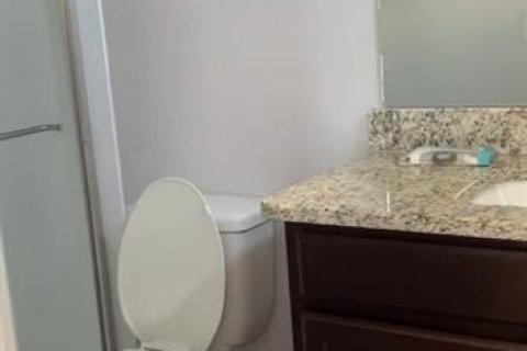 Townhouse in Kissimmee, Florida 4 bedrooms, 147.81 sq.m. № 2199058 - photo 13