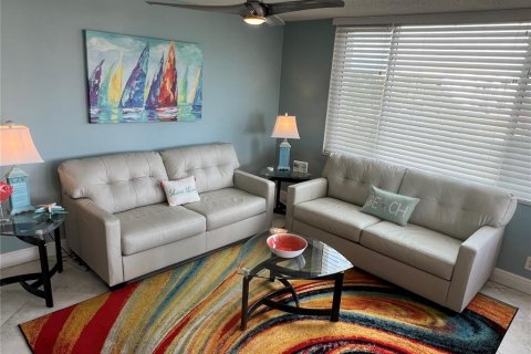 Condominio en alquiler en Saint Petersburg, Florida, 2 dormitorios, 97.55 m2 № 1558554 - foto 27