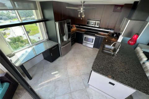 Condominio en alquiler en Saint Petersburg, Florida, 2 dormitorios, 97.55 m2 № 1558554 - foto 6
