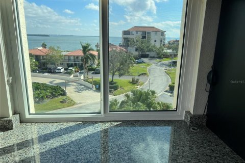 Condominio en alquiler en Saint Petersburg, Florida, 2 dormitorios, 97.55 m2 № 1558554 - foto 4