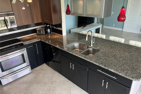 Condominio en alquiler en Saint Petersburg, Florida, 2 dormitorios, 97.55 m2 № 1558554 - foto 13