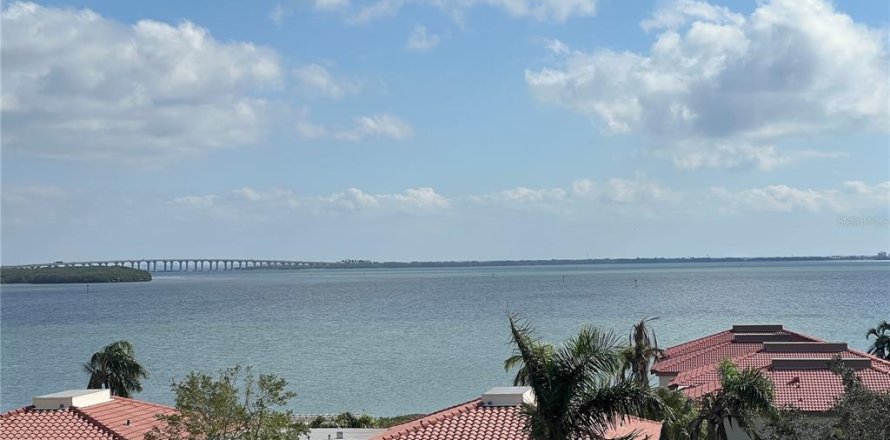 Condominio en Saint Petersburg, Florida, 2 dormitorios № 1558554