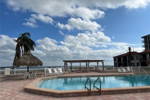 Condominio en alquiler en Saint Petersburg, Florida, 2 dormitorios, 97.55 m2 № 1558554 - foto 3