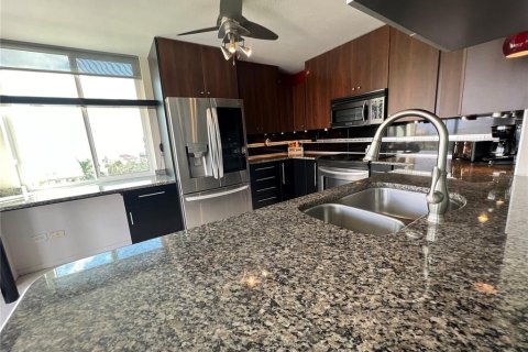 Condominio en alquiler en Saint Petersburg, Florida, 2 dormitorios, 97.55 m2 № 1558554 - foto 16