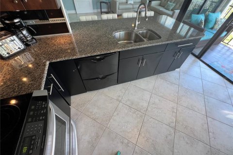 Condominio en alquiler en Saint Petersburg, Florida, 2 dormitorios, 97.55 m2 № 1558554 - foto 10