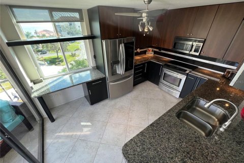 Condominio en alquiler en Saint Petersburg, Florida, 2 dormitorios, 97.55 m2 № 1558554 - foto 11