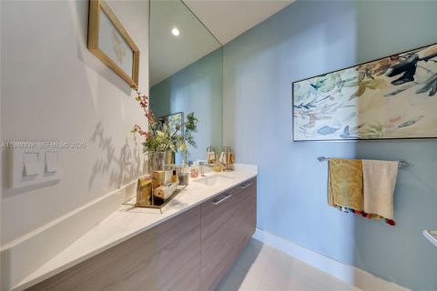 Condo in Miami, Florida, 3 bedrooms  № 2004677 - photo 9