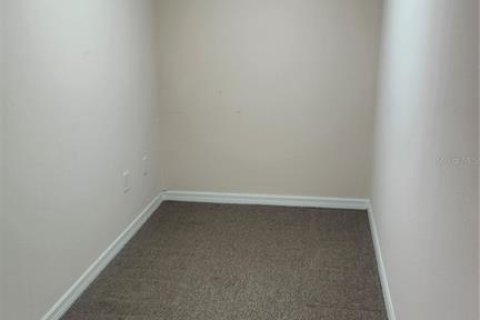 Propiedad comercial en alquiler en Deltona, Florida, 174.66 m2 № 1536465 - foto 9