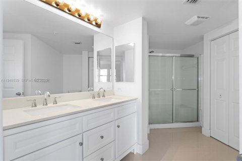 Купить кондоминиум в Санни-Айлс-Бич, Флорида 2 спальни, 95.13м2, № 2008080 - фото 10