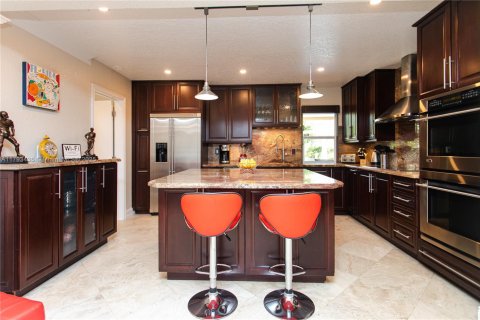 House in Dania Beach, Florida 4 bedrooms, 153.38 sq.m. № 1943236 - photo 8