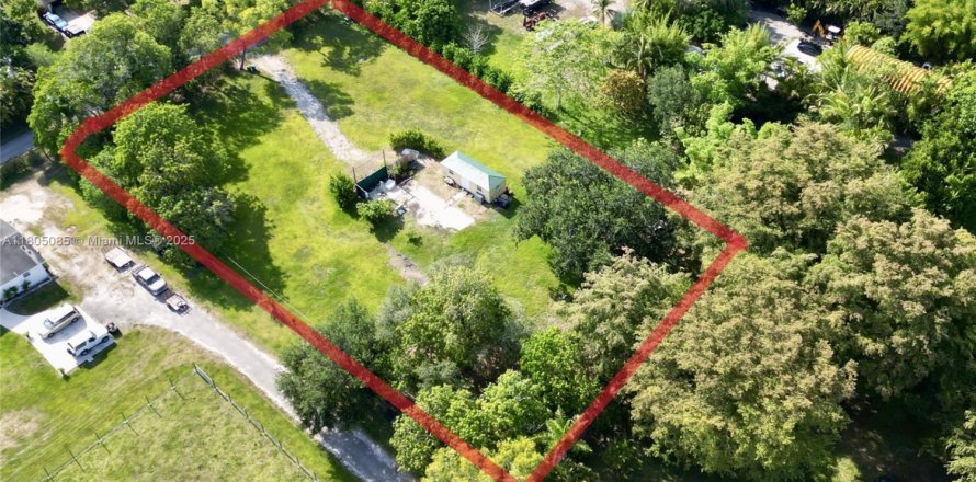 Land in Southwest Ranches, Florida № 1869929