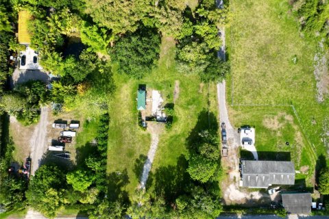 Land in Southwest Ranches, Florida № 1869929 - photo 8