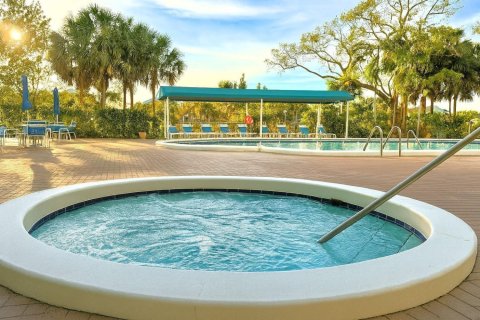 Condominio en venta en Hollywood, Florida, 1 dormitorio, 92.34 m2 № 2246570 - foto 2