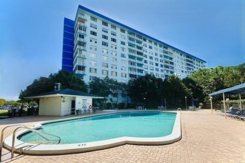 Condominio en Hollywood, Florida, 1 dormitorio № 2246570