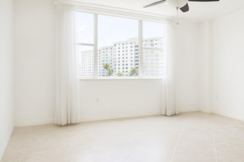Condominio en venta en Hollywood, Florida, 1 dormitorio, 92.34 m2 № 2246570 - foto 12