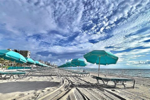 Condominio en venta en Hollywood, Florida, 1 dormitorio, 92.34 m2 № 2246570 - foto 28