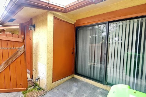 Casa en venta en Sunrise, Florida, 1 dormitorio, 75.81 m2 № 1948711 - foto 17