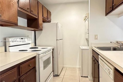 Casa en venta en Sunrise, Florida, 1 dormitorio, 75.81 m2 № 1948711 - foto 7